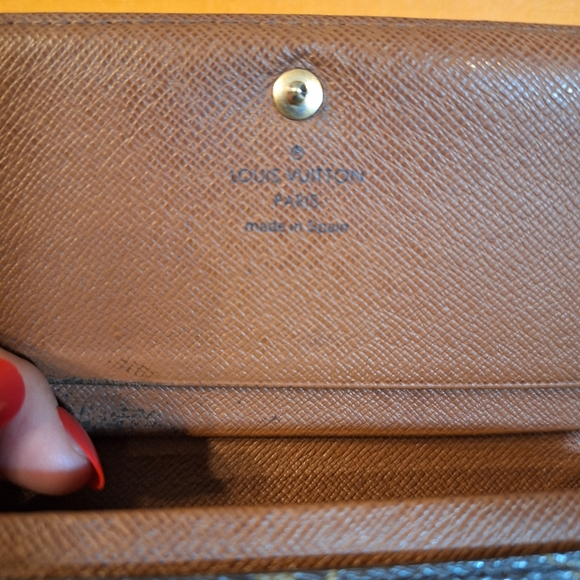 Louis Vuitton Porte Monnaie Tresor Wallet - Picture 9 of 17